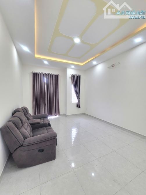 Bán nhà 1T2L 4x17m hoàn công, đường D2 KDC Hoàng Hùng p. Đông Hòa - 10