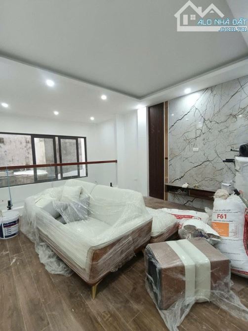 Bán nhà trung tâm quận Đống Đa, Ngõ rộng, Full Nội Thất, DT 41m2*6 Tầng* Giá 10,65 Tỷ - 10