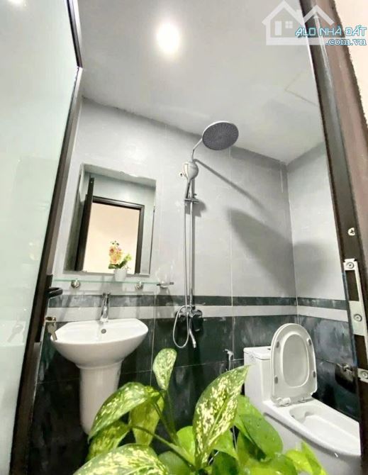 BÁN NHÀ MẶT NGÕ  VĂN HƯƠNG ĐÔNG ĐA 24M2;5 TẦNG;MẶT 3,5;3 PN;5,18 TỶ.NHÀ TRUNG TÂM QUẬN CHÍ - 10