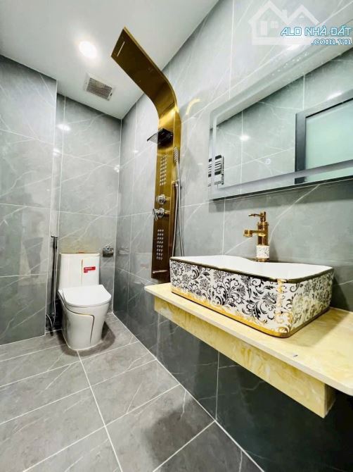 Nhà đẹp hẻm nhựa 8m,thông đường Huỳnh Thị Hai và Nguyễn Ảnh Thủ,Quận 12,4.5*15m,nhỉnh 5 Tỷ - 10