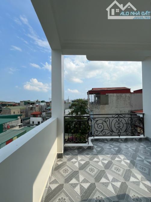 PHỐ ĐÔNG THIÊN - 38M2 -Ô TÔ ĐỖ CỬA, QUAY ĐẦU  -  VỊ TRÍ KINH DOANH, THANG MÁY - 11