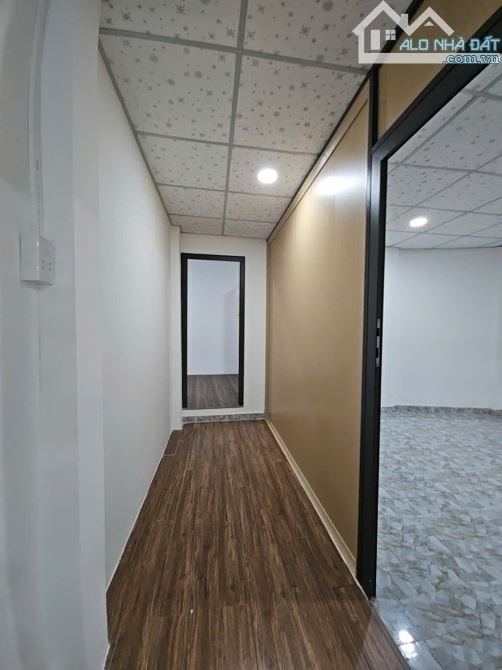 Sát mặt tiền  Trung Tâm Q4  NGANG 4.6 DÀI 12  CÓ 5 TỶ - 11