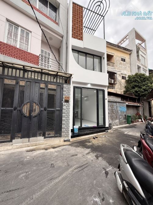 Hiếm: nhà bán hẻm xe hơi khu VIP Lê Văn Sỹ, Đặng Văn Ngữ - DT: 35m2 x 3 tầng - 7 tỷ xíu - 1