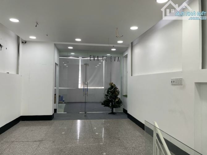 Bán Gấp..5,5 tỷ. Nhà 1T1L đẹp góc 2MT xây tâm huyết P. Tam Hoà. 6x22m. Đường 7m. - 1