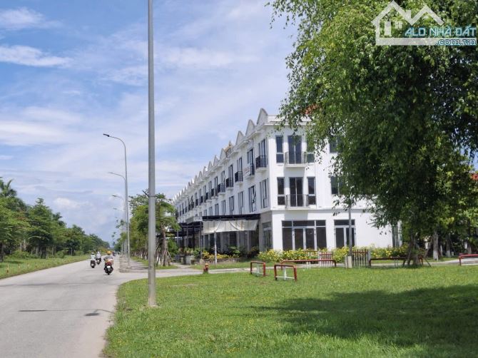 Bán căn góc 3 MẶT TIỀN ĐƯỜNG tại SHOPHOUSE ROYAL PARK HUẾ - Đối diện ECO GARDEN _ Chỉ 7,xx - 1