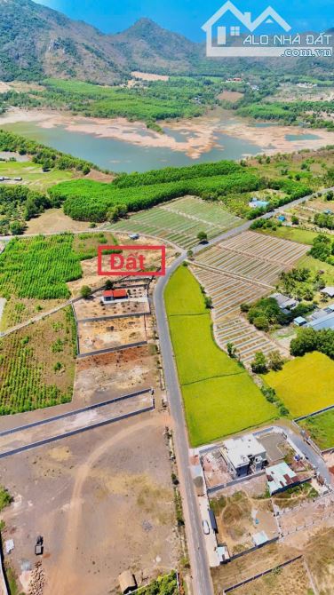 Chỉ 880triệu sở hữu lô đất đối diện hồ Sở Bông-khu ĐỒNG GIÓ-dt:125m2-5x25-60thổ cư-sổ sẵn - 1
