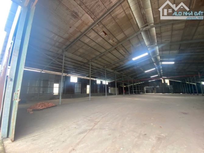 XT453 Cho thuê xưởng sx hoặc kho chứa hàng thuộc cụm cn Tân An 2500 m2  ------------------ - 1