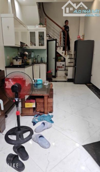 Bán nhà Nguyễn Văn Cừ dân xây 4 tầng ngõ thông ô tô đỗ - 1
