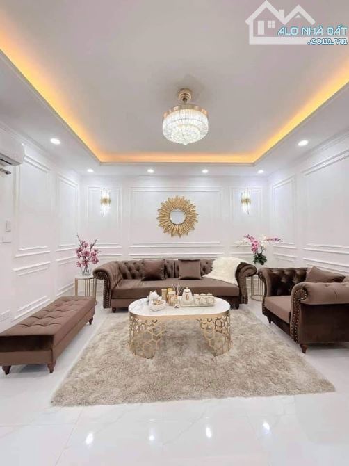 Bán căn nhà tại HỒ TAI TRÂU -  NGỌC LÂM. Diện tích 35m 5tầng full nội thất cao cấp giá tốt - 1