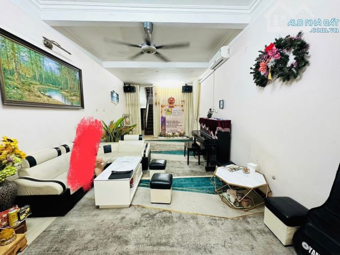 Huỳnh Thúc Kháng, 52m, 4ngủ, Phân lô ô tô tránh, 2 mặt ngõ 3 thoáng, Vỉa hè kinh doanh tốt - 1