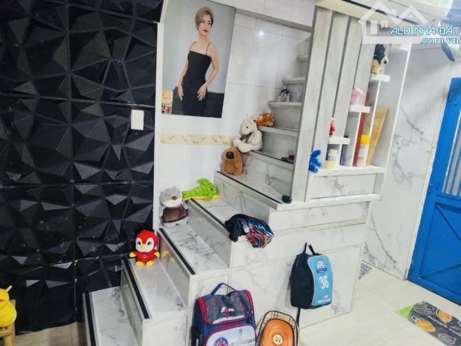 GẤP QUÁ GẤP BÁN RẺ NHÀ TRƯỜNG CHINH, 75m2, trệt Lầu, Giá 5.2 tỷ. - 1