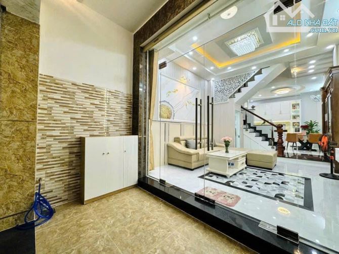 Đi nước ngoài định cư bán gấp nhà ở đường Trần Quốc Toản, phường Võ Thị Sáu, quận 3, giá 3 - 1