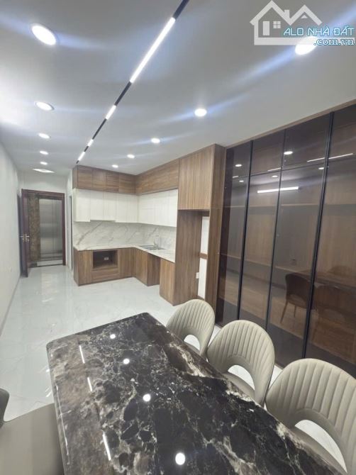 XUÂN THỦY- 35M2- 6 TẦNG- THANG MÁY- NHÀ MỚI TINH- FULL NỘI THẤT- GẦN PHỐ- Ở NGAY - 1