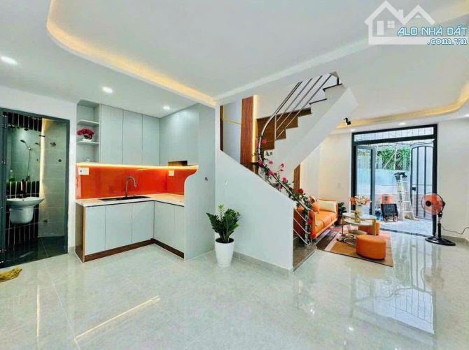 Nhà Cho Thuê Mới Xây Full Đầy Đủ Nội Thất - 1