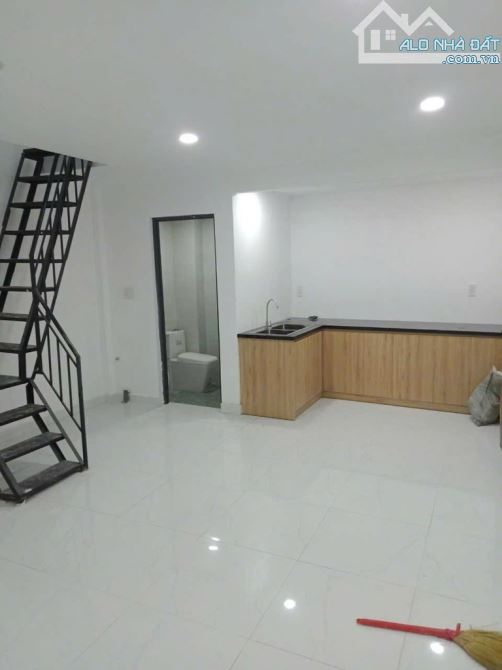 Bán nhà quận 4, 2 tầng nhỉnh 2 tỷ - 1