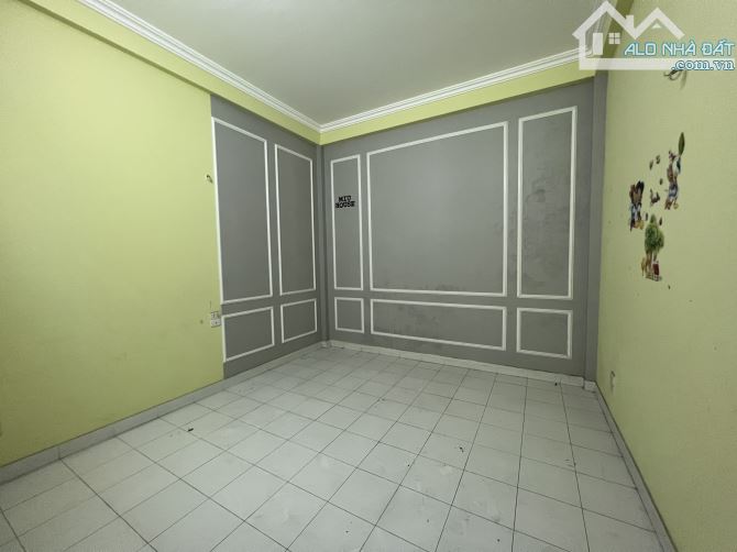 Tây Sơn, 64m, 4ngủ, Lô góc, Ô tô tránh, Kinh doanh, Sổ vuông nở hậu, Nhà dân xây chắc chắn - 2