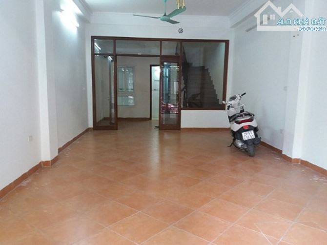 Cho thuê căn nhà mặt ngõ 3 phố Phạm Tuấn Tài, Diện tích 60m2 x 6 tầng xây thông, đường 12m - 1