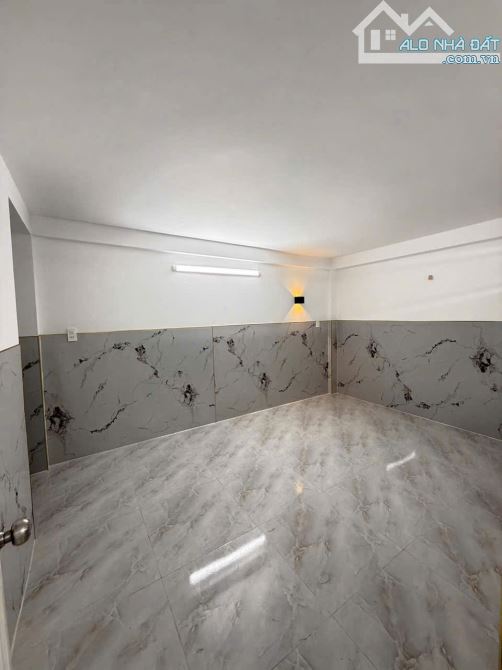 🌱 BÁ.N CĂN NHÀ TRỆT LỬNG LẦU (DTSD 170M2) GI.Á RẺ HIẾM CÓ - GẦN CHỢ KDC 586 - PHÚ THỨ - 1