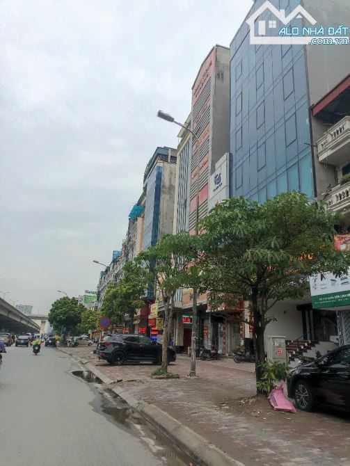 Cho thuê nhà MP Nguyễn Xiển. DT 55m*7T. Nhà đẹp, thang máy. KD sầm uất các loại hình. - 1
