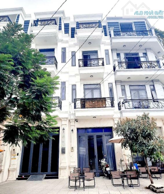 BÁN NHÀ PHỐ KHU ĐỒNG BỘ THIẾT KẾ HIỆN ĐẠI PHONG CÁCH CHÂU ÂU NGAY TRUNG TÂM QUẬN BÌNH TÂN - 1