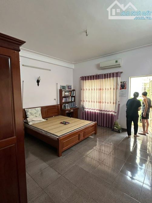 bán nhà góc thoáng khu đô thị trần hưng đạo, diện tích cực rộng gần 100m2 mà giá cực êm. - 1