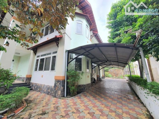 Nhà Biệt thự gần sân Golf Sông Bé, P Lái Thiêu, Tp Thuận An - 1