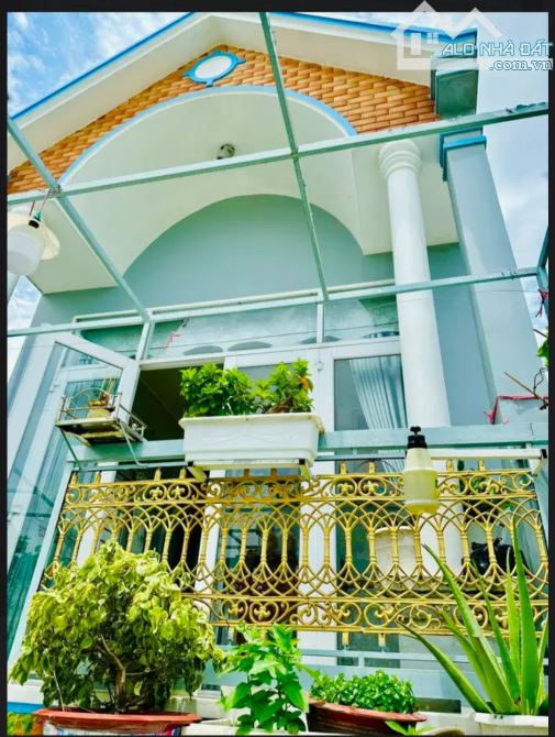 Giá rẻ chỉ 4 tỷ 700 triệu sở hữu nhà siêu đẹp còn rất mới ở huỳnh tấn phát nhà bè. - 1