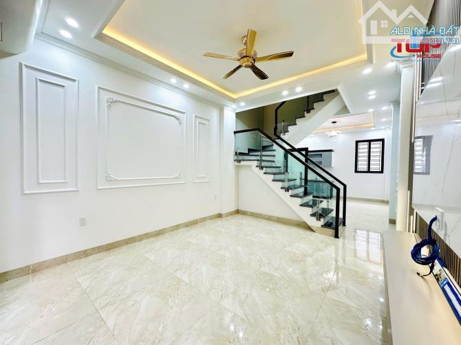 Bán nhà 3 tầng 44m mới tại Cam Lộ, Hùng Vương chỉ 2,3 tỷ. - 1