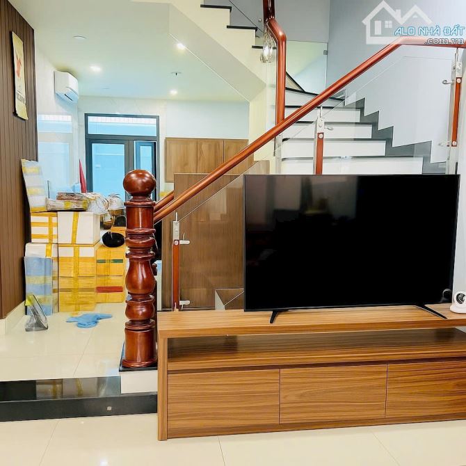 Bán Nhà Hiệp Thành Q12- 60M2( 4 x 15 )- 4Tầng- HXH- Chỉ 4,8 Tỷ. - 1