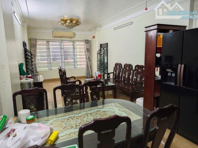 Bán nhà - Trần Quốc Hoàn - PHÂN LÔ BÀN CỜ,  ÔTÔ TRÁNH,  KINH DOANH - 40mx6 Tầngx2 Thoáng - 1