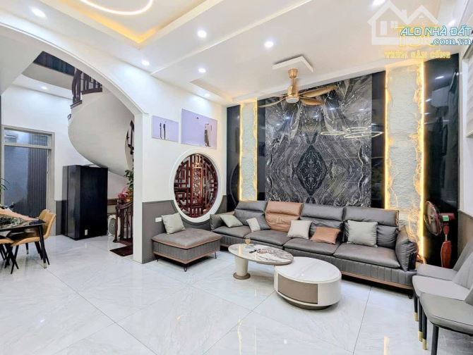 🏠6,5 tỷ bán nhà 3 tầng Mặt Ngõ Cát Dài ,lê chân  Gốc  Dân xây kiên cố Diện tích: 83m² - 1