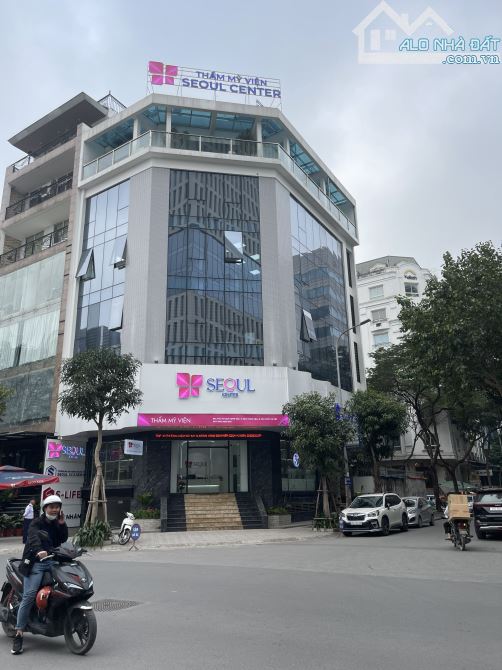 Cho thuê mặt phố làm nhà hàng, cafe tại Đỗ Đức Dục.DT:720 m2 * 3 tầng.MT gần 27m.Thông sàn - 1