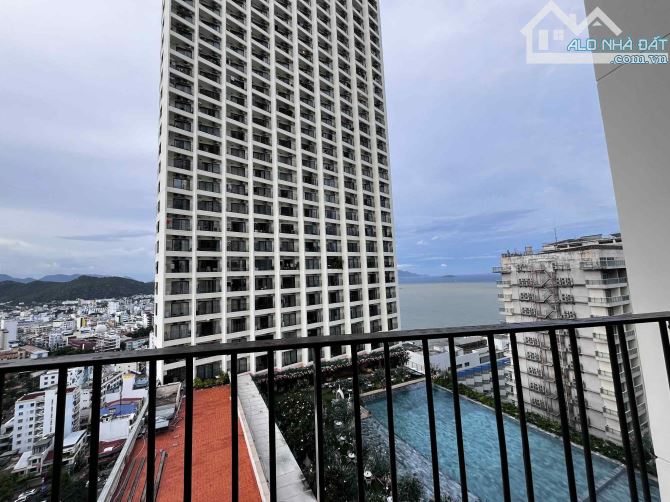 Bán căn Goldcoast view hồ bơi xéo biển - 1