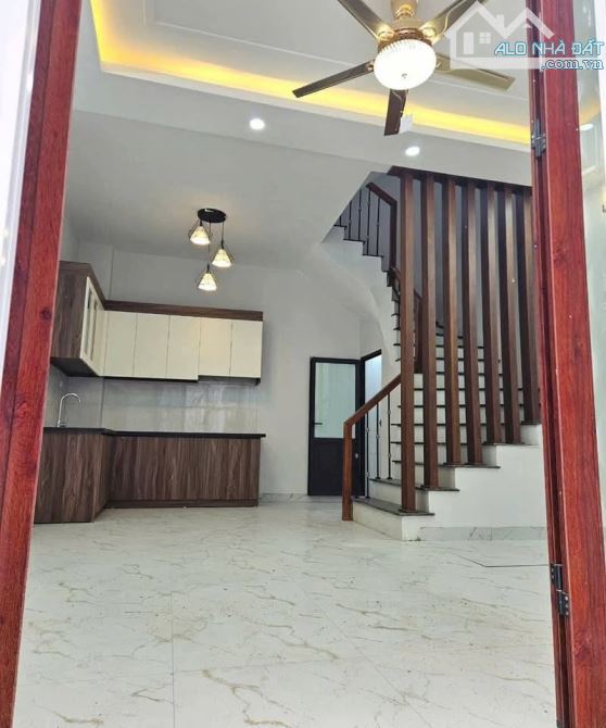 Hot bán nhà 4,5 tầng tại Lai Xá giá 4,8 tỉ yêu thương bậc nhất khu vực - 1