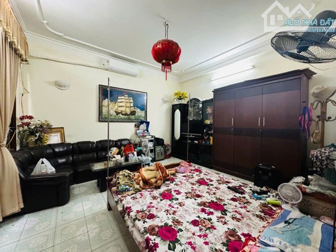 BÁN NHÀ NGUYỄN NGỌC VŨ - NHÀ ĐẸP - CỰC GẦN PHỐ - Ô TÔ - 20M RA Ô TÔ TRÁNH - 41M2, 4 TẦNG - 1
