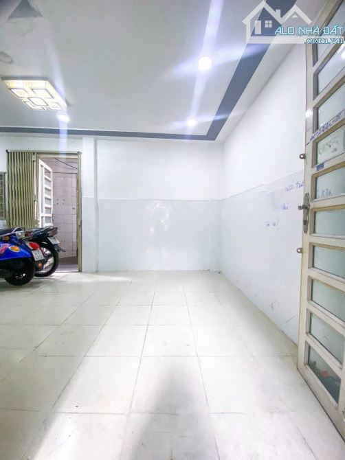 BÁN NHÀ HẺM TO QUẬN 10, NGUYỄN CHÍ THANH, RẺ KHÓ KIẾM - 1