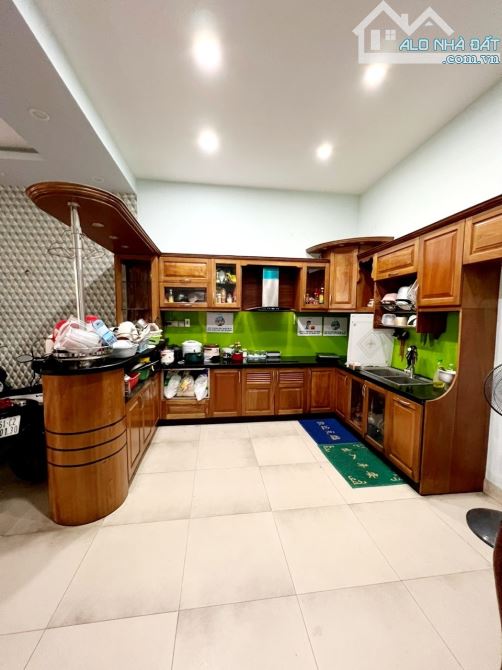 HẺM Ô TÔ - NGANG RỘNG - HIỆU SUẤT THUÊ 40TR/THÁNG - GÍA BÁN 12 TỶ - 1
