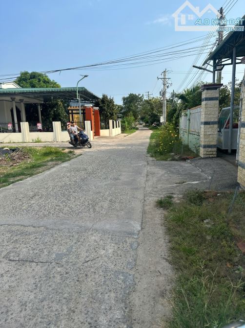 Đất Cam Bình - khu du lịch sầm uất nhất La Gi - Full thổ cư - vuông vức đẹp- chỉ 750 triệu - 1