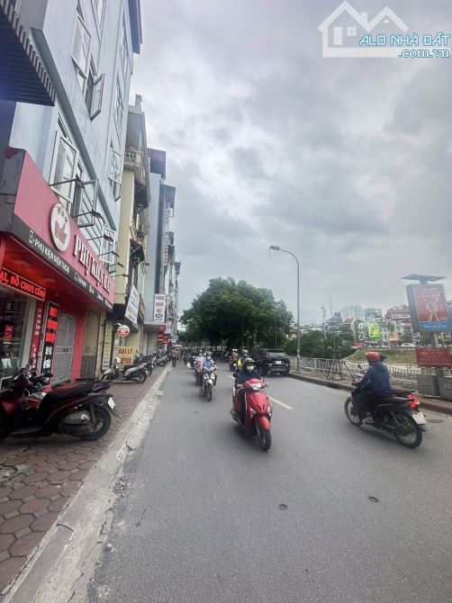 BÁN NHÀ MẶT PHỐ GIÁP NHẤT THANH XUÂN 72m 9T Mt 5.5m GIÁ 51 TỶ THANG MÁY KINH DOANH. - 1