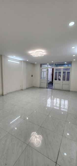 Cho thuê Nhà Nguyên Căn 5x25 Đúc 2Lầu Mặt Tiền Kinh Doanh - 1
