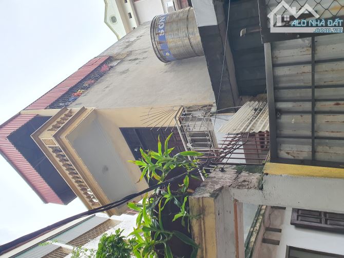 Cần bán gấp Nguyễn Thái Học 52m mặt ngõ ô tô vào tận cửa , ba bước ra phố . - 1