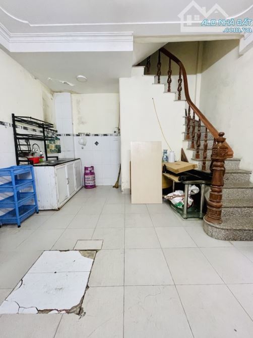 Bán nhà Minh Khai ! hàng xóm Time City, ngõ nông, full nội thất, 25m2, 5 tầng, 4.2 tỷ