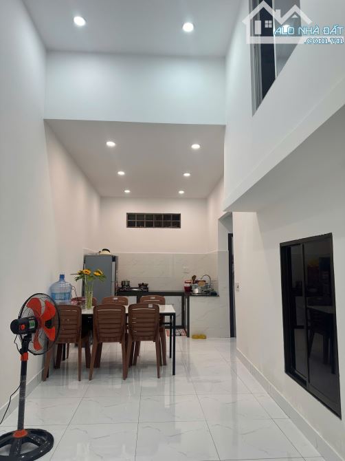 Cần bán nhà 2 tầng Nam Việt Á - Kiệt oto tránh Bùi Tá Hán - dòng tiền 14tr - Nhỉnh 6 tỷ - 1