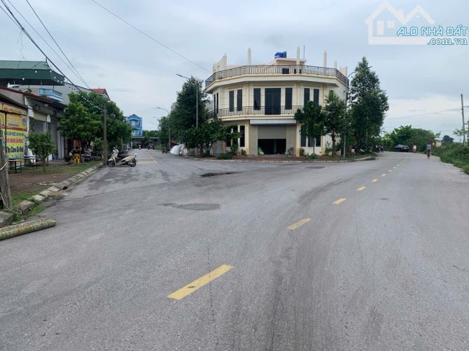 BÁN LÔ ĐẤT DT 63M2- MT5M- NỞ HẬU 5,2M- PHƯỜNG THUẬN THÀNH- ĐƯỜNG Ô TÔ- GIÁ 1,8 TỶ. - 1
