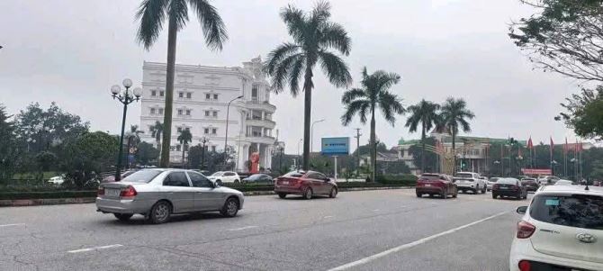 ĐẤT KINH DOANH MẶT ĐƯỜNG LÊ NIN GẦN NGÃ TƯ NGUYỄN SỸ SÁCH - 1