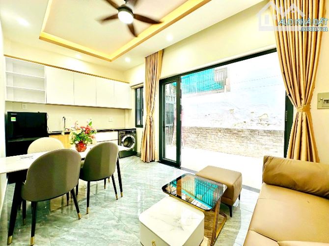 Nhà đẹp 3 phòng ngủ 2 mặt hẻm Cách Mạng Tháng 8, Tân Bình – Giá chỉ 5.38 tỷ - 1