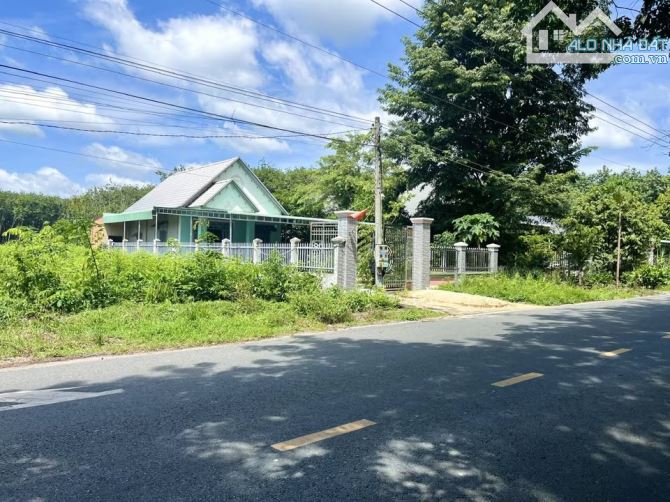 Kinh doanh tạp hóa, quán CF hoặc cho thuê thì lấy mảnh này 260tr. Gần KHU CÔNG NGHIỆP - 1