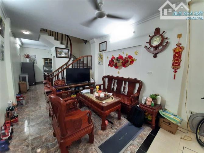 Ngã Tư Lò Đúc - Nguyễn Công Trứ - Dân Xây Bền Đẹp - Ô Tô Ngủ Trong Nhà - 1