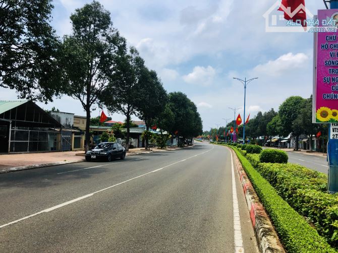Lô góc 2 Mặt tiền kinh doanh trung tâm Xã ĐẤT ĐỎ-dt: 239m-6,9mx38m-50 thổ cư-giá 3tyxx - 1