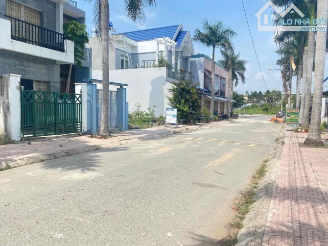 Đất khu dân cư, đường nhựa 12m, 5x20 (100m2), 1ty300 triệu, sổ hồng riêng, ngay Hựu Thạnh - 1